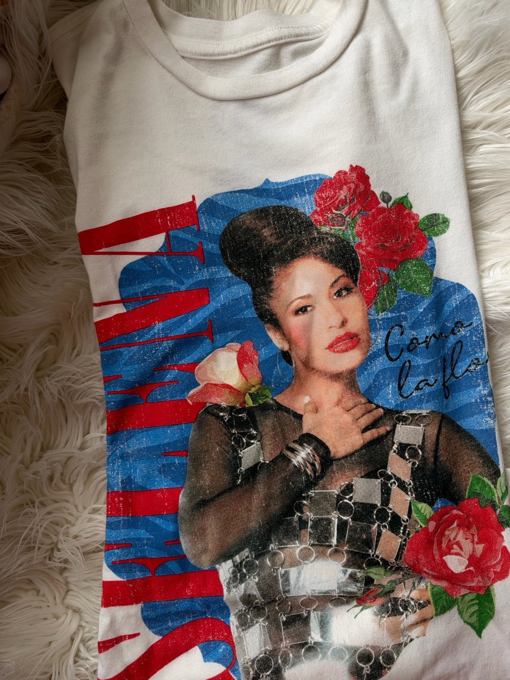 White Short-Sleeve Selena Graphic Tee with Red Rose and Blue Accent